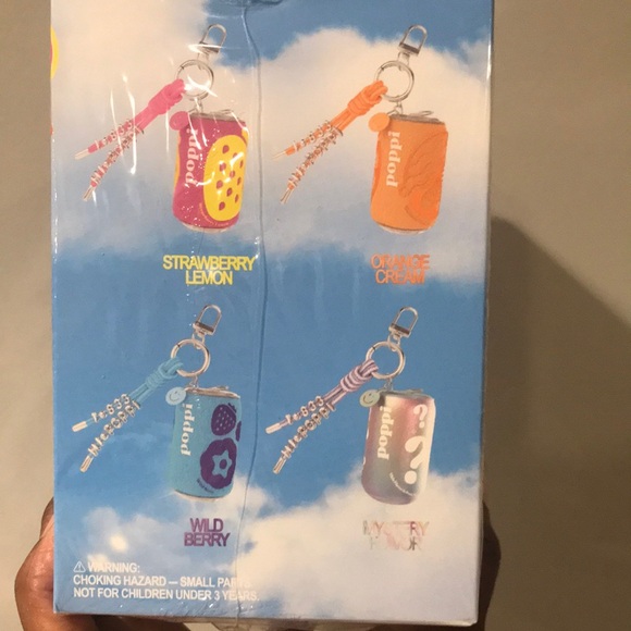 Poppi Keychain Blind Box - Picture 4 of 4